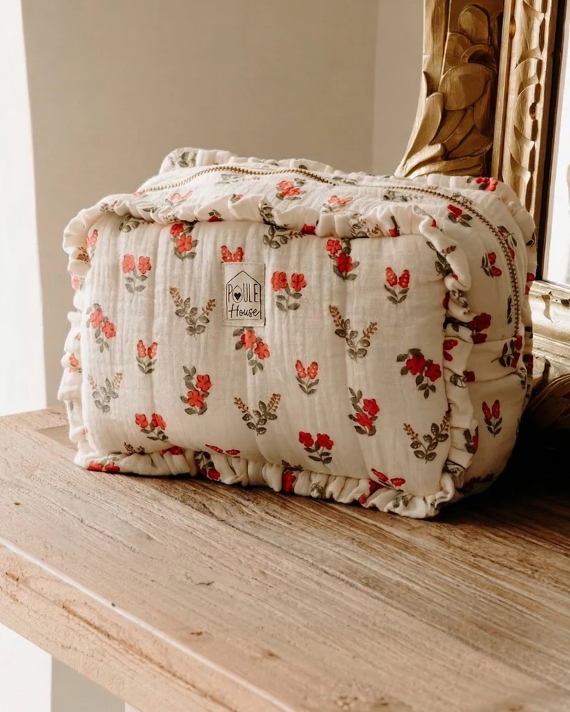 Grande trousse de toilette à froufrou Marylou - fleurs rouges